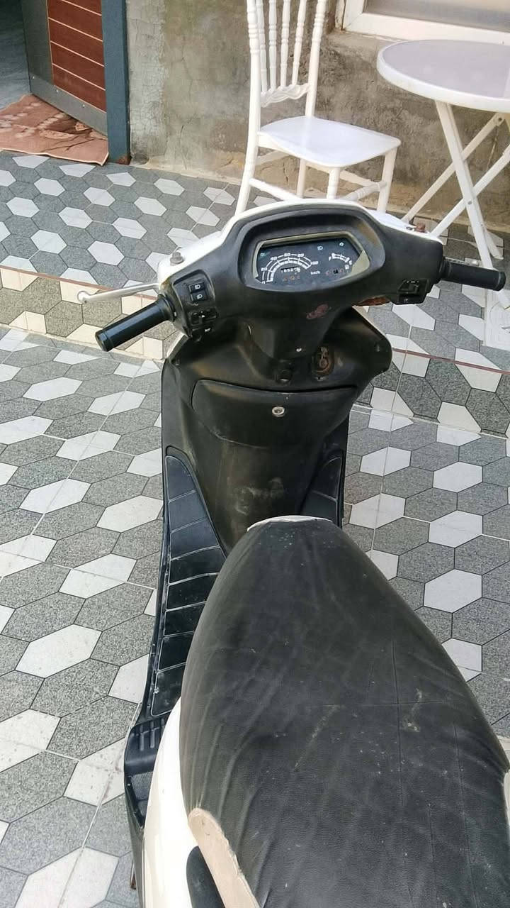سبيسي ماليزي دراجه حلوه ونضيفه كلش  تشلع الكاع شلع مجفته مره اصير وياكم صريح ابري ذمتي امام الله  
سعره ٥٠٠ وبيها مجال قليل للشراي
رقمي ***********
متواجد عالفيس٢٤ ساعه
