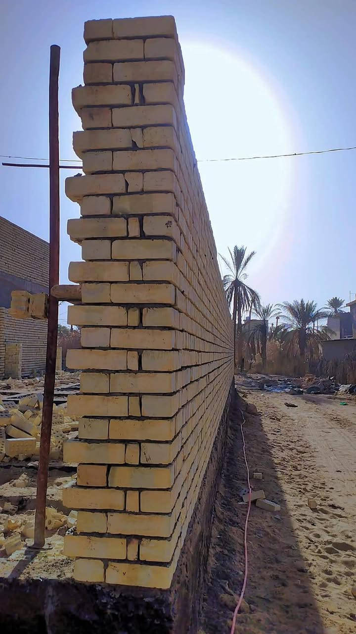 خلفه بناء في كربلاء ***********
