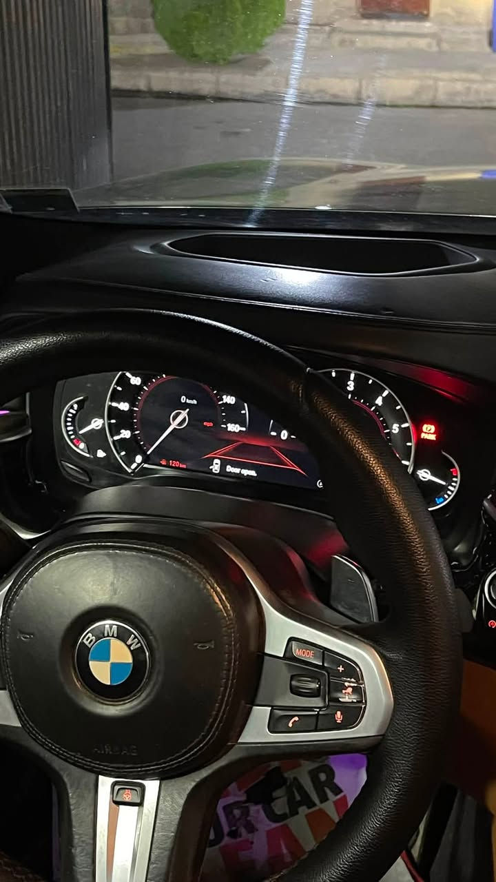 سيارة BMW 530i M PACKAGE 2018
الموديل 2018 السيارة M باكيج بيلاد
المواصفات:
 • داتاشو - سلایت - کشنات قياسي -XDRIVE- کشنات 700 - کشنات هيتەر - کشن خزن - کشن كهربائي - سكان هيتەر - كاميرا خلفية - رادار أمامي - مرايا كهربائية - نظام auto start - سكان M - 3 موديات قيادة sport-comfort-ecopro-eco individual - جير سرسكان - إضاءات بيلاد - والعديد من المواصفات الأخرى
مودي الايكو يعتبر مساعد جيد للاقتصاد في استهلاك البنزين
صيانة جيدة تمت للسيارة وكل شيء فيها أصلي وتم تفحص الأمام والخلف بشكل شامل
التأمين والملف مطلعين ومجددين حتى سنة 2031
السيارة بدون مشاكل، كل شيء كامل، بدون مشاكل، باسمي
٤ إطارات جديدة عليها
السيارة بيلاد M، الداخلية والسكان والدعامية وكل شيء M باكيج
١٢٠ ألف ميل مشية
هذه السيارة داخلة بـ clean title، رقم شاسيه لا يعطى
أي بدون دعامة
٢ فلنغ كلير أمريكي طالعة منها بدون تسجيل ومعجون وبراندة بشرط
٢ باب هنا فيها تم طلاؤها بالرش بشرط بدون تسجيل
الباراشوتات الجانبية تم تبديلها ببيلاد bmw، أي ليست مؤقتة بيلاد
باقي الباراشوتات بشرط أصلية
أي فلنغ الأمامي جهة الساكن كلير مع فلنغ الخلفي جهة الساكن كلير، باب الساكن والخلفي الساكن هنا تم طلاؤهم بالرش
السعر ٢١٥ ورقة
***********
