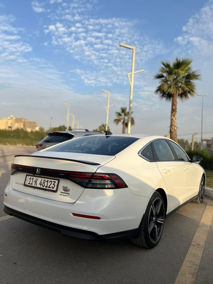 اكورد ٢٠٢٤ سبورت ضربت السياره قطعه وحده فقط بنيد بدون دواخل كفاله لغود وشواصي 
ممشه السياره ١٦ الف كيلو 
التواصل :
***********
