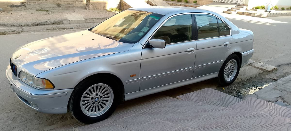 بي ام صقر موديل ٩٨
بلادية بيهة ٣قطع تقريبا صبغ اثر شخوط مكفولة من الحادث السيارة بلادية مو معمرة
رقم سليمانية سنوية بأسمي هزة جديدة 
كير تبترونيك دبل كير 
محرك ٥٢٥ مسكر تك فانوص المرغوب 
لايت حاجب 
تحكم ستيرن 
شاشة اندرويد 
كامرة
تبريد ثلج وية السويج
صدر جديد 
تخم تاير 
محرك وكير ممتازة
السيارة جاهزة من جميع النواحي 
السعر ٩٨
مكاني الرمادي
للاستفسار ***********
