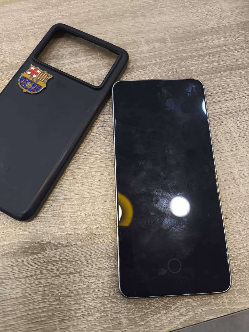 السلام عليكم
بوكو F6 pro مستخدم 6 اشهر فقط 
الذاكرة 512 
الرام 12 
المعالج سناب دراكون 8 جين 2 
الفريمات 120 fbs 
السعر 500 وبي مجال بسيط 
العنوان الانبار الرمادي 
للاستفسار اكثر ***********
