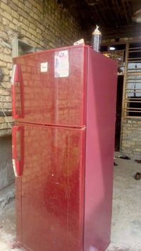 عندي ثلاجة  نضيف  شغله  فول سعره  250 مكان مدينة الصدر  رقم  077112141...