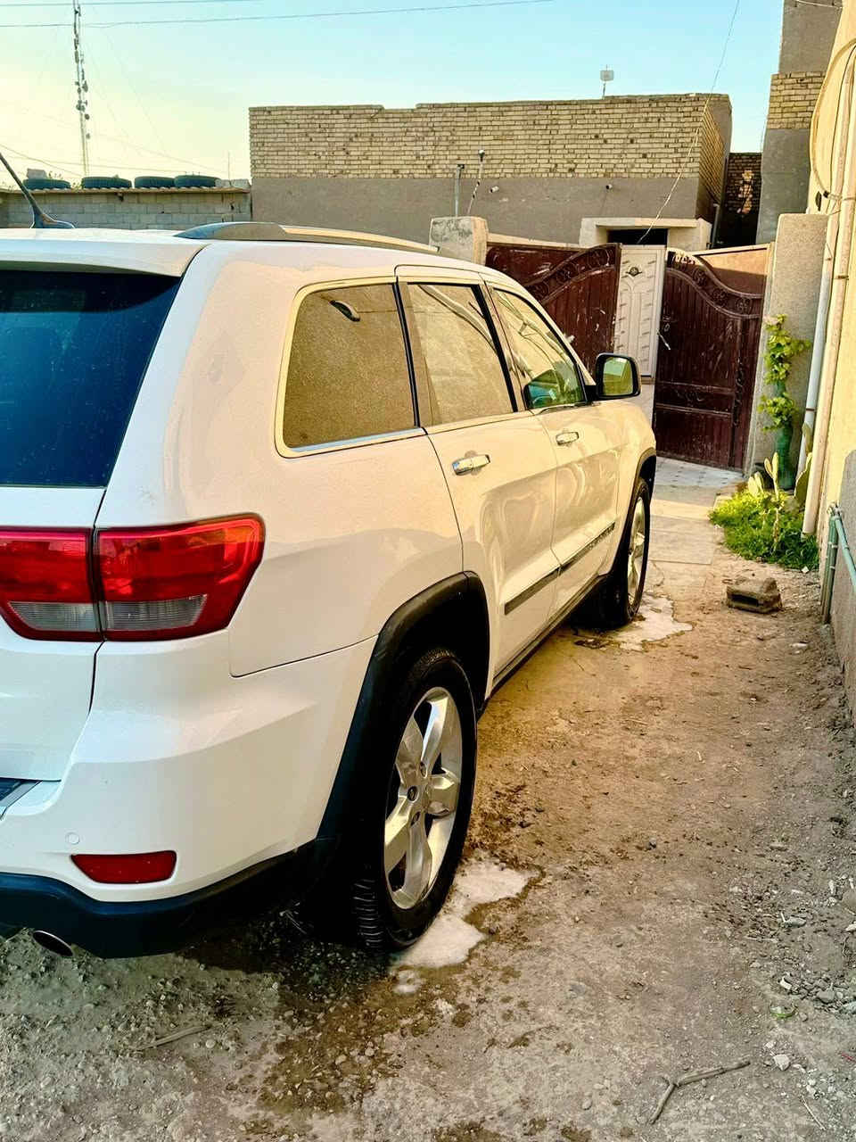 السلام عليكم. جيب لاريدو موديل 2011 امريكي حادثها امريكا باب وجاملغ فقط بدون دواخل بالعراق صبغ عام وتبديل باب وجاملغ رقم بغداد انكليزي فول مواصفات بانوراما رادار امامي شاشة وكامرة بلادي مري شفط كشنات جلد دواخل صاجي حجم المحرك 6 سلندر بيع او مراوس بكوري 
مكانها واسط راعيها في واسط 
السعر 125
وبيها مجال 
***********
