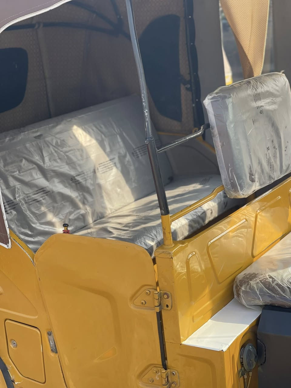 سلام عليكم تكتك للبيع موديل 21سنويه مكينه مامفتوحه كشر عدام عيونك تكتك خير من الله***********
