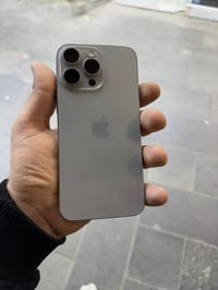 آيفون ١٥ برو ماكس • ٢٥٦ • مبدل شاشه