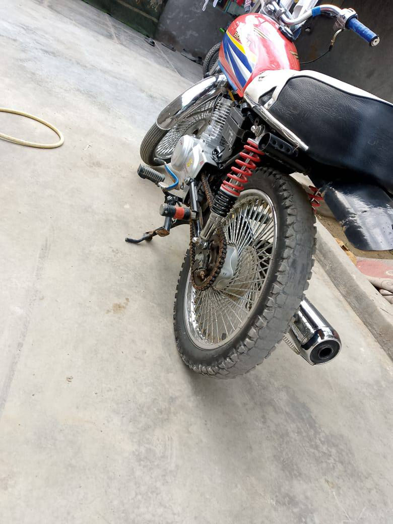 سلام عليكم  دراجة تايكر حربي للبيع لسعر 450الف وبيهة مجال بصيط حك تاير  لتواصل 👈***********.      مكاني تقاطع نهروان مقابيل  الخنساء
