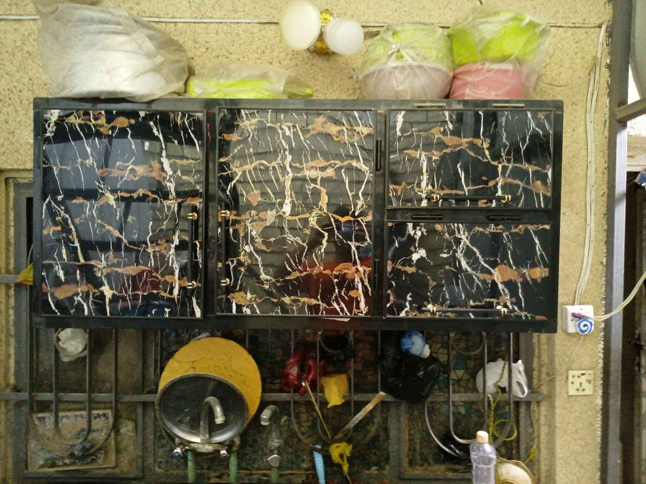 لبيع كاونتر سعر 190 بس بي ضربه بسيطه كلش مبينه كدامك مدينه الصدر حي لامانه قرب ساحه مظفر ***********
