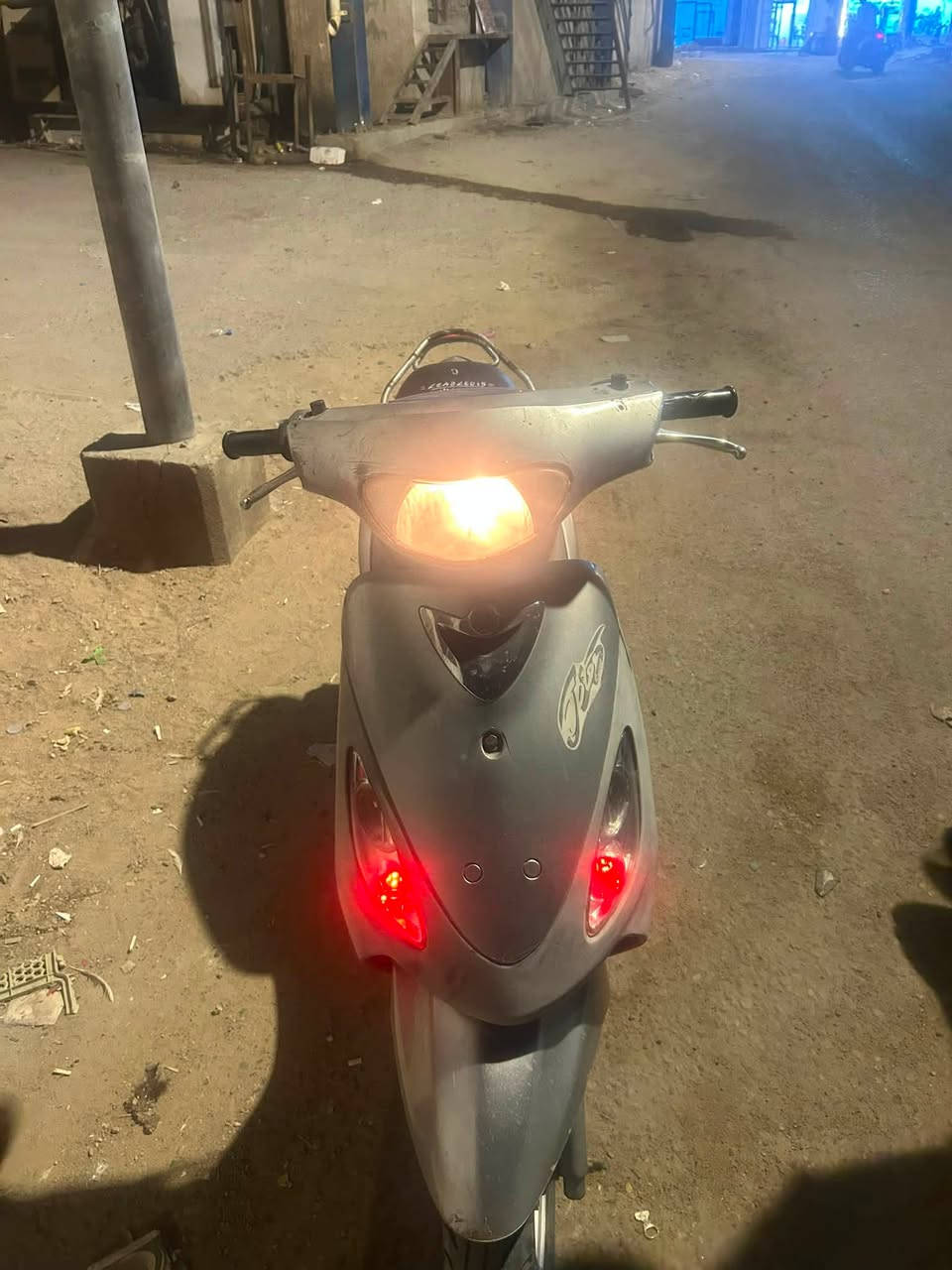 دراجه ماكس قجمه للبيع
الدراجه مامفتوحه شلعه معدل طيران بلاديه انوه من جديد
اخوان الدراجه كهربائيات شغاله عوزها براغي للسلف لان طاكات و قمجي للعداد مالسرعه كيج للبانزين شغال مكاني شارع الوفود السعر ٧٥٠ والماعنده يشلع عيوني رقمي ***********
