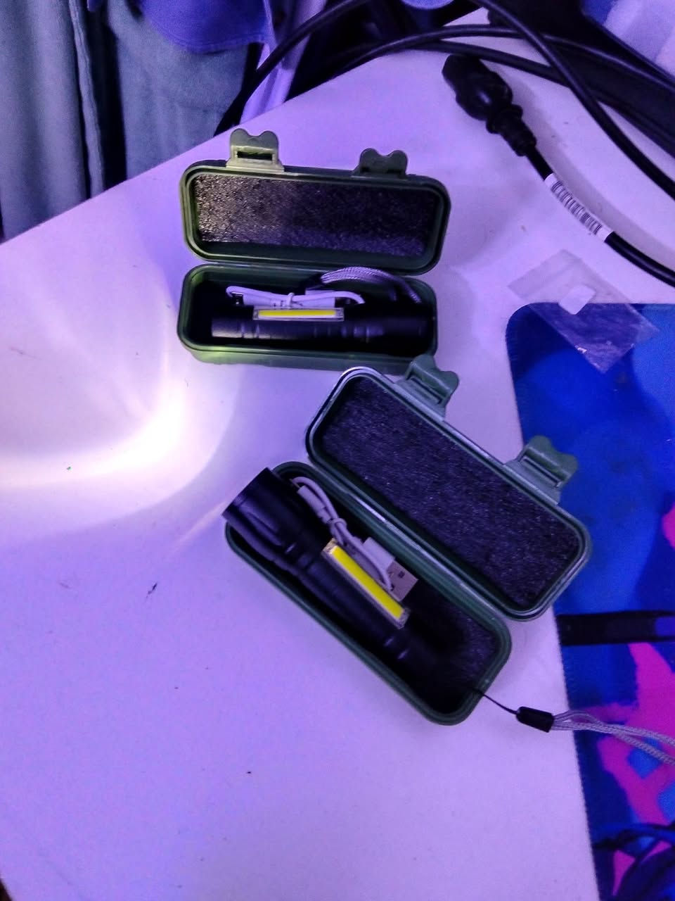 لايت شحن كوالتي عالي جدا قوي وحجمه صغير 
سعر القطعه5 
متوفر قطعتين أو 3
موجود توصيل


**إذا كنت صاحب هذا الإعلان وتريد حذفه لأي سبب، رجاءا أرسل رسالة إلى الدعم الفني**