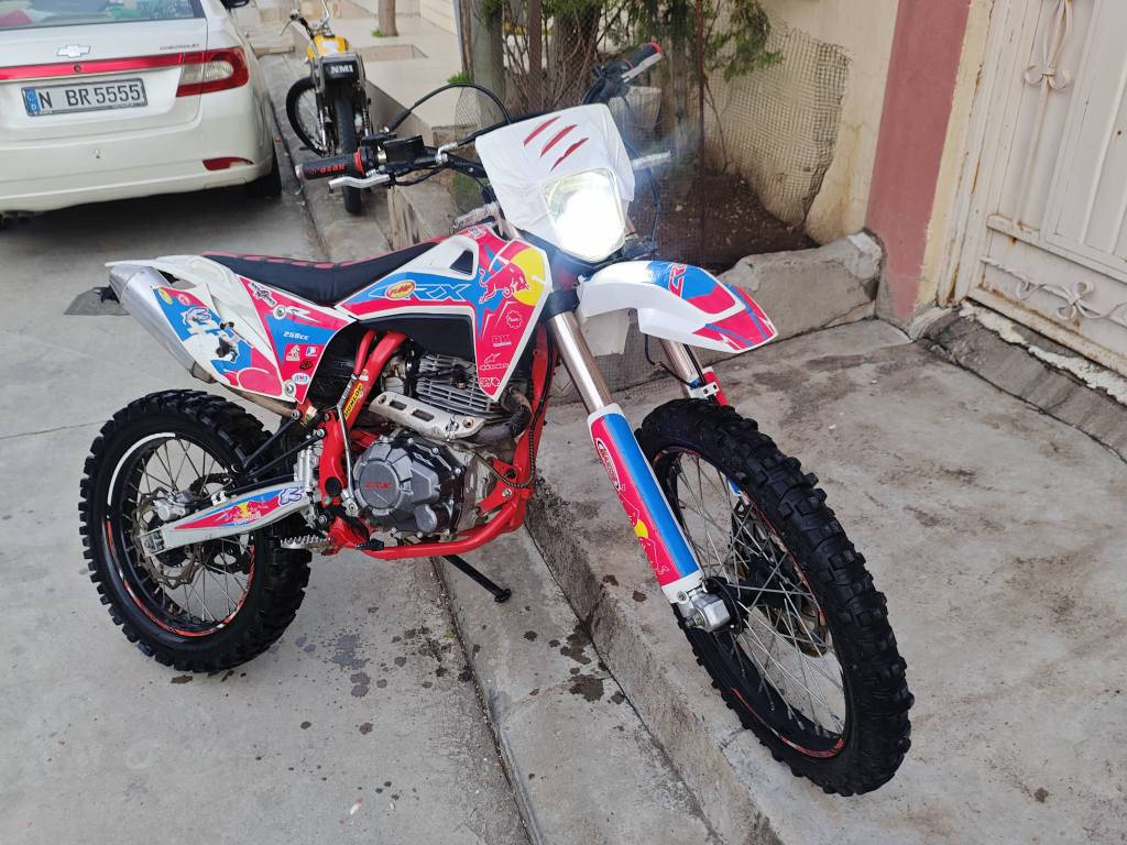 بەناوی خوا crx250بۆ فرۆشتن مۆدێلی ٢٠٢٣ ٥هەزار مایل ڕۆشتوە مەکینەی کەپسە چرکەی تیا نیە بەشەرت کارەبایی ئیش ئەکات لایتی پێشو دوا ئیستۆپ لایت کێچەکانی ئیشارەت ماتۆڕێکی جوانو ڕێکو پێکە شوێنم سلێمانیە قوفڵی ٧ وەرەقە *********** 
*********** السليمانية, العراق
