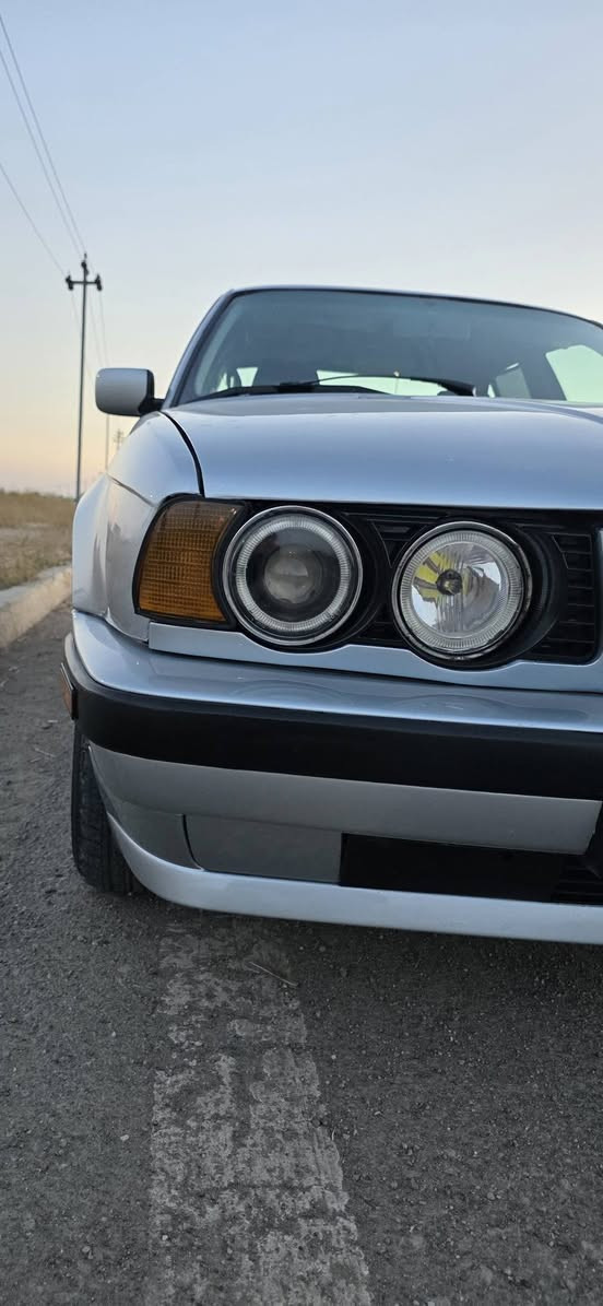 Bmw 92
525 بيلاد فول مواسفات ته بريد سلايت كوشن جلد كير عادي

***********

***********

موديل 92

ليدراوى به س بيشى كه ميك هه يه شاسى نه كرتوه به تانه شى نه كرتوه شيعار نه كراوه
سعر 62 وه ره قه
