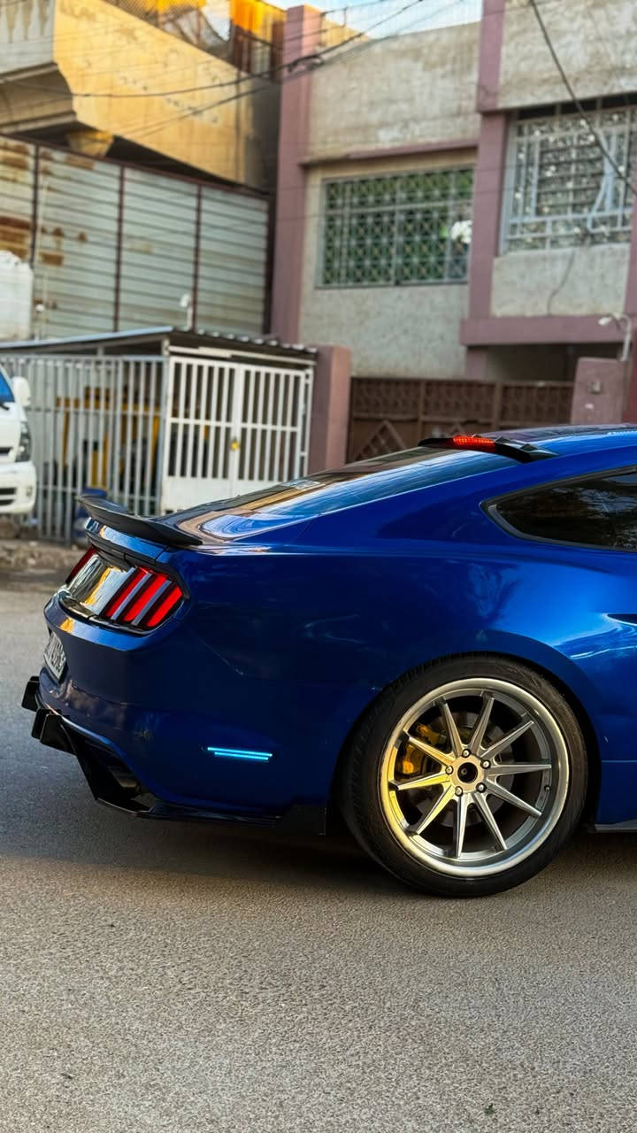 موستنگ ايكو 2017 تراك بكج  قطعتين صبغ جاملغ خلفي +امامي عكس السايق    بدون دواخل شاصي لغد كفاله السياره جديده 
ترايها وين ميعجبك قوه ونعومه 
ماشيه 53 الف السياره بيها
كيجات وسطيه تراك بكج
دعاميه اماميه شيلبي 
ويل فيراد تو سايز حجم 20  
سبايدر شيلبي
لويات مهبطه
دفيوزر خلفي هينسي
ليد تكساس
 السياره كلشي مناقصها ترايها كلش حلو صدر وادامه قبل فتره جاهزه ع اخر حبه 
رقمها اربيل تريد تحويل وكاله ماكو مشكله وصفر غرامات 
السعر 128 بيها مجال
مكاني بغداد جديده 
***********
