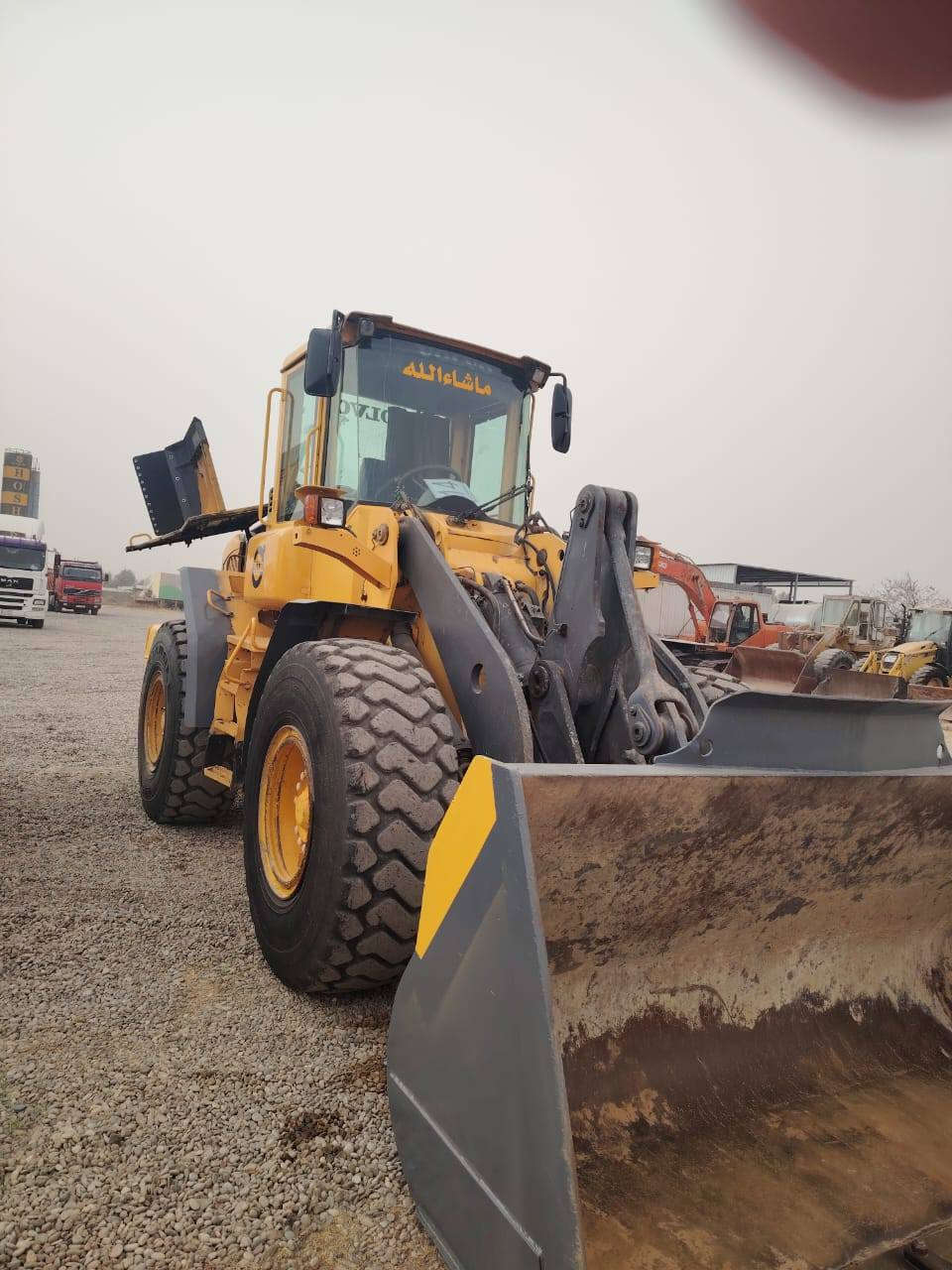 السلام عليكم شفل فالفو شبح مديل2003 سنويه جديده بسمنه   جاهز من كلشي مكانه كركوك***********//***********
