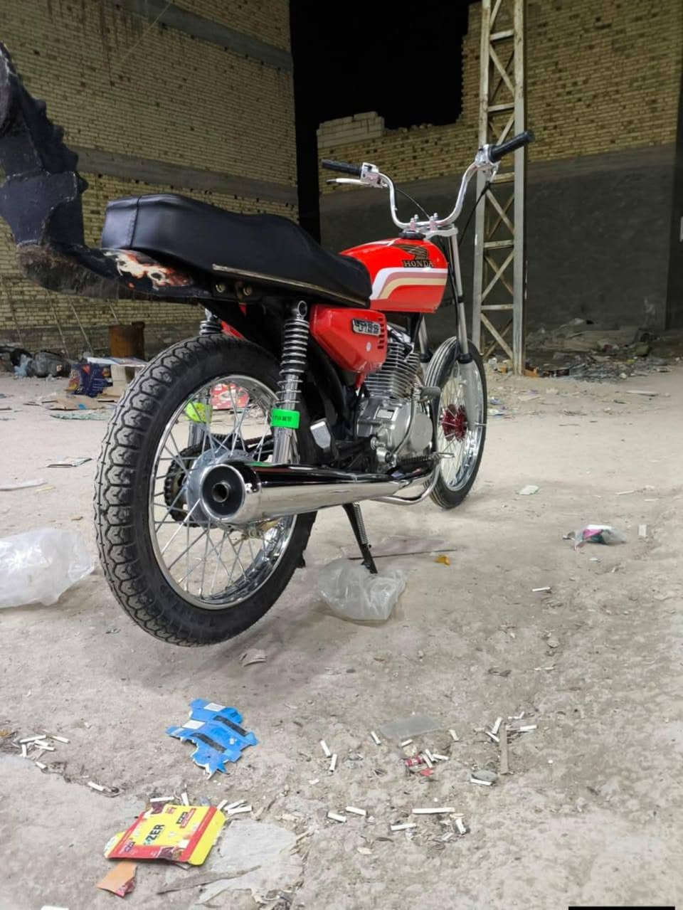 سلام عليكم دراجه تعميره 26 دراجه كلك بدون اوراق صار عشر تيام معمره دراجه اي نقص ما بيهاء كامله من نت للمحرك تعميره كله شلامجه اصلي من سيد خلدون مكان العماره حجي عبد ***********
