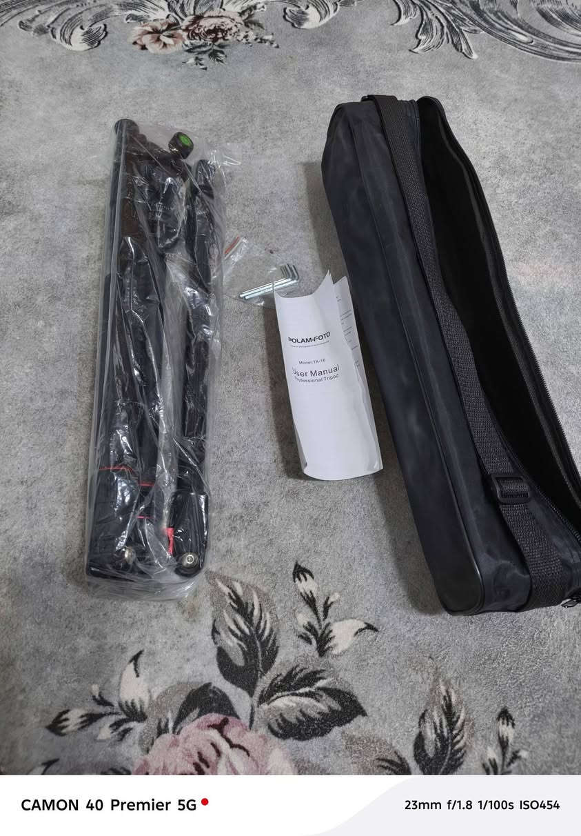 السلام عليكم
للبيع 

ستاند  كاميرا من ماركة (Tripod)  طراز Ulanzi TT31.

المادة: مصنوع من الألومنيوم والبلاستيك.

الوظائف: يعمل كحامل ثلاثي وحامل أحادي (Monopod) في آن واحد.

الرأس: مزود برأس كروي قابل للدوران (Ball Head).

الارتفاع: يصل إلى ارتفاع أقصى يبلغ 177 سم.

قدرة التحمل: يمكنه حمل كاميرات بوزن يصل إلى 4 كجم.

ارتفاعه حيل عالي وبي معيارات زئبقية ( كبان )


**إذا كنت صاحب هذا الإعلان وتريد حذفه لأي سبب، رجاءا أرسل رسالة إلى الدعم الفني**