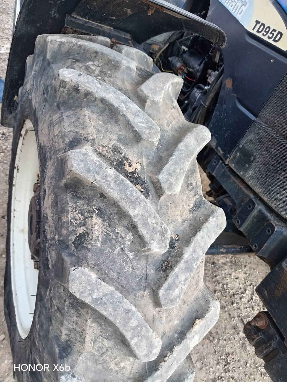 سلام عليكم يوجد مكينه يوهولند للبيع حجم 95 موديل 2010 مكينه نضيفه سنويه أرقام سليمانيه مجدده الى2030 المكان الانبار حديثة *********** يوجد واتساب
