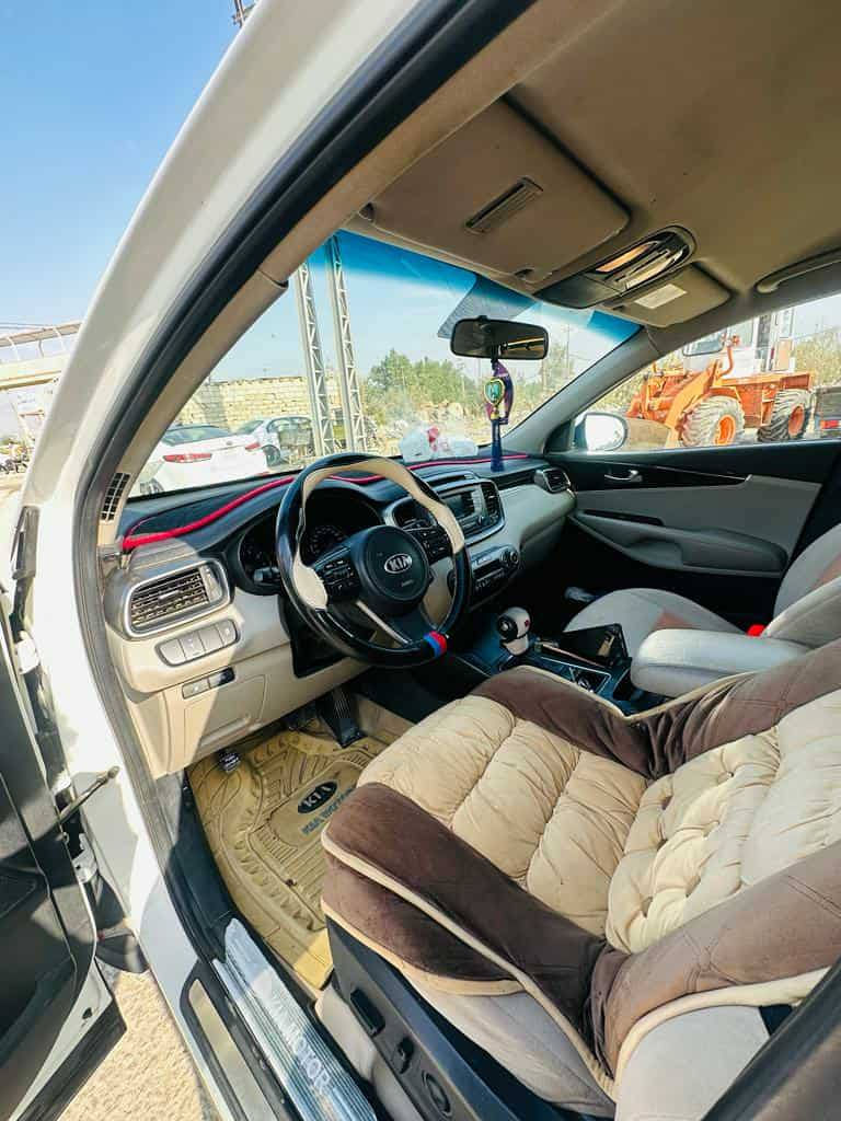 السلام عليكم سياره سورنتو خليجي مديل ٢٠١٧ كفاله عامه /السياره جاهزه من كلشي تخم تاير جديد ويل كروم تبريد جديد باتري جديد لايت جديد حداديه ٩٠ بالميه موصفات فول ماعده الفتحه حساس امامي خلفي كامره دواره رقم قادسيه مكان السياره المثنئ *********** السعر ٢٢٠ وبيها مجال قليل
