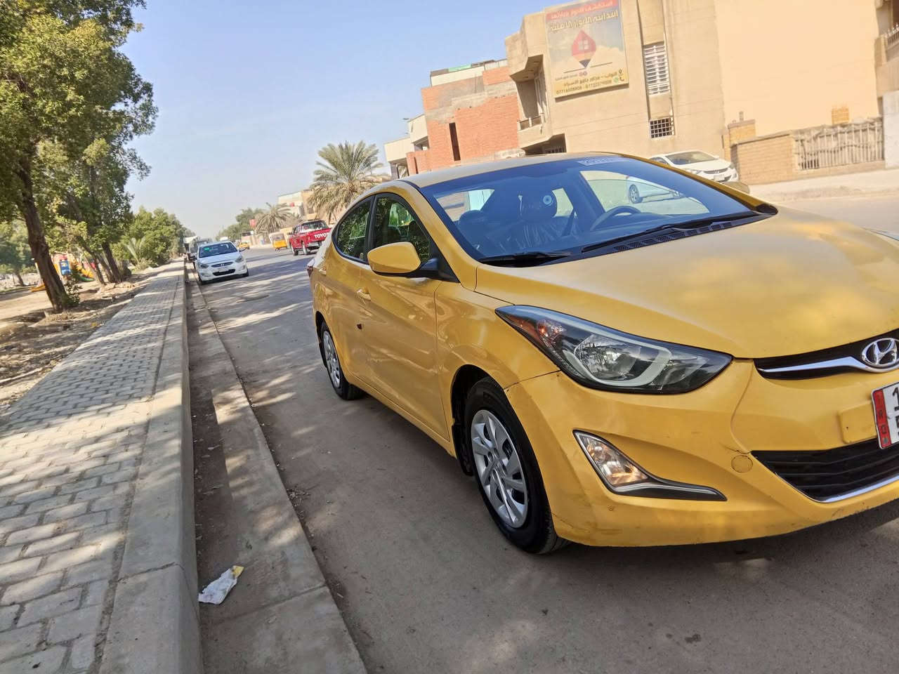 السلام عليكم النترا مديل2014وارد أمريكي حادث بنيد فقط بدون دوخل السيارة جديده وجاهزه مكينه وكير وحداديه وصدر مكفولات مكينه1800دوش العنوان بغداد رقم الهاتف *********** السعر 92وبي مجال شي بسيط
