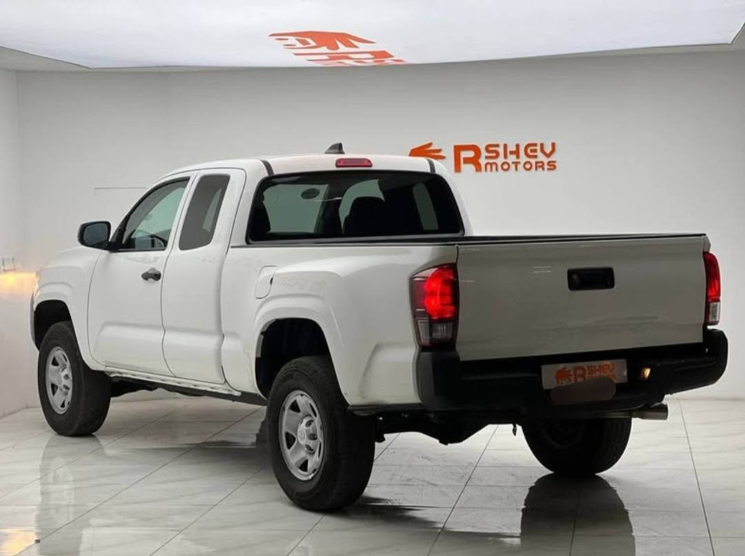 ​تويوتا تاكوما 2023 - نظافة وبرغي ما ناقصها
المواصفات:
​الموديل: 2023.
​المحرك: 2700 (4 بستم) - اقتصادية جداً بصرف البنزين.
​كير: أوتوماتيك.
​المسافة المقطوعة: 42,000 كم (حقيقي بشرط الفحص).
​اللون: أبيض ملكي.
​الأيرباغات: بشرط سليمة كلها وما طاقة (سستم بلاد).
​نوع البدي: قماري (تک) - حوض طويل - سنجل (تاك أكسل).
​حالة البدي (الصبغ والضرر):
​الواجهة: كبس بلاد وبدون أي حادث وجه.
​الصبغ: بيها صبغ نص باب الحوض وجاملغ واحد فقط.
​النظافة: السيارة بحالة الوكالة ومثل ما موضح بالصور.
​ملاحظات إضافية:
​الرقم: أربيل والسنوية مجددة وباسمي (تحويل بشرط).
​الإضافات: (دوسات، لحية، دعامية قدامية، هوك خلفي).
​الوضع العام: السيارة مال جنّاي، ما تحتاج ولا دينار مصروف، دق سلف وتوكل.
​السعر: 198 ورقة (19,800$) - وبيها مجال طيب للشراي.
​للتواصل والاستفسار: ***********
الموقع: أربيل
