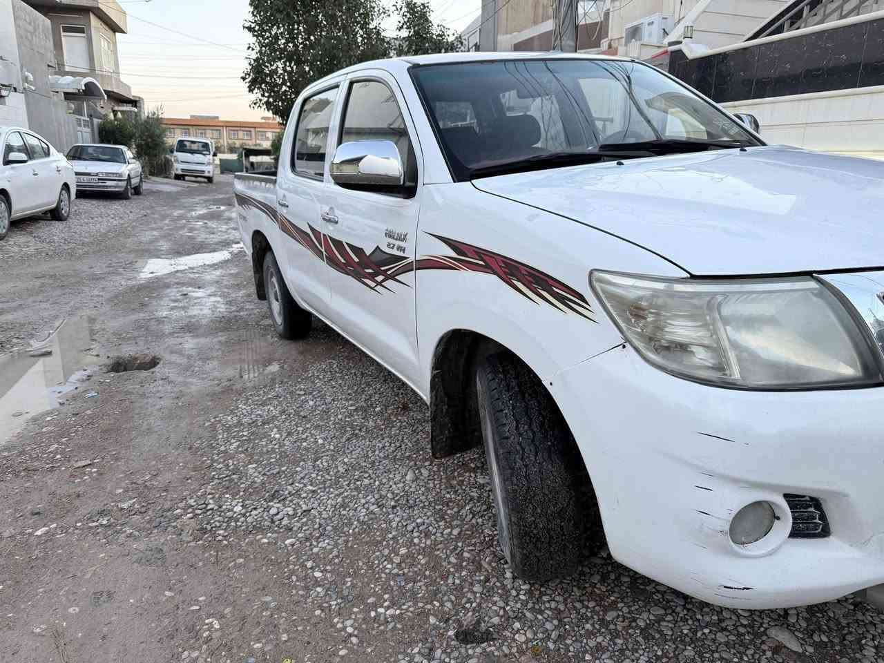 تويوتا مةرزية٢٠١٢ پارچة رةش بي تةقةورةقة مالي دوستة يةك دينار مةصروفي نية تاكو ٢٠٢٩ تازةية  مةكينةي تازة تةشفيتة  جوار تايةي تازةي لةژيرة كارةباي  و اكسل داروبةردي بةشةرت رةسمي سونةرم داناوة تكاية مشتةري نيت مالي كةس سوك مكة لةگةل ريزم بو تان لةكةلارم 
#بارجةرةش
***********
