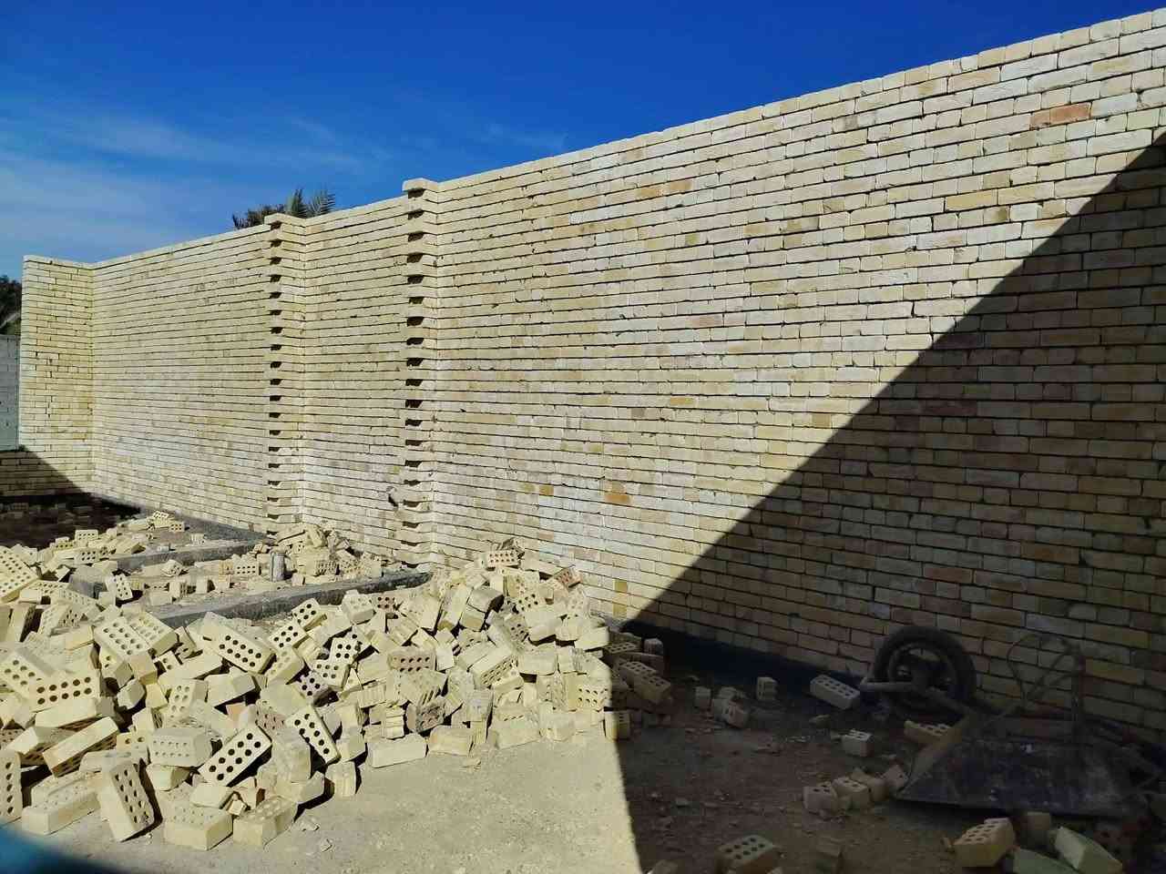 متوفر كادر بناء طابوك عادي +طابوك احمر+ بلوك أحمر+ بلوك عادي تحب الاستفسار 
***********
