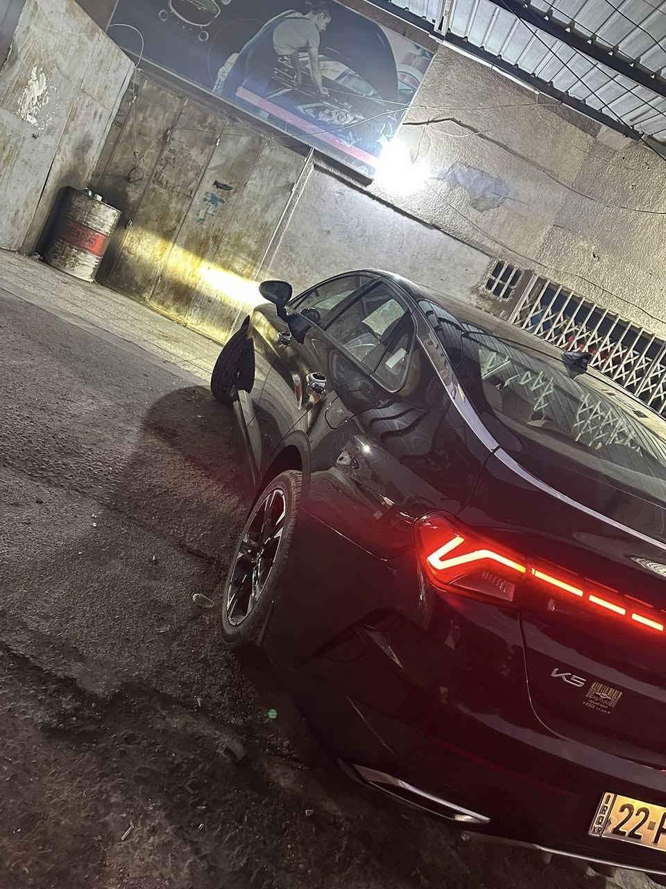 كيا كي فايف 2023 خليجي لون اسود وكالة شركة كيا نم ماشيه 37 فول مواصفات مكينه 2000 السياره باسمي تحويل مباشر 
مكفول من الصبغ فقط تكحيل 
بانوراما 
لد امامي خلفي 
تبريد مناخي منفصل 
كشنات تدفىه 
كرسي كهرباء 
كشنات جلد ابيضو اسود بلادي 
يدات نيكل 
تبريد خلفي 
تبريد السياره خزن ميموري لمس 
انارة داخليه لمس 
تحكم ستيرن فول 
هندبريك كهرباء ( بصمه )
بصمة تشغل عن بعد 
اوتو هولد 
نظام فيو 
5 وظعيات قياده 
كير AT
لايت 4 عدسات 
بلاجكتور LED
صندوك ذكي يفتح عند التقرب 
السعر 205$$  بيه مجال بسيط 
موقعي اليرموك نفق الشرطه 
***********
***********
السياره على وظع وكاله
