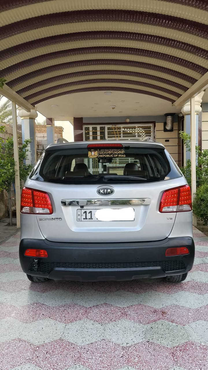 سلام عليكم للبيع سورنتو موديل 2013 خليجي كويتي  فول 1/1لمتدد 6سلندر 3500  داخل قرميدي 
رقم بغداد انكليزي تحويل ثاني يوم 
يدات نيكل 
8ايرباكات 
بصمة تشغيل 
بصمه أبواب 
كشنات جلدبلادي قرميدي 
كشنات كهربائيه
ارضيه جلدكامله مدوشمه
بانوراما
بك لايت لد 
كامره خلفيه 
حساسات خلفيه 
اشاير ترحيب بالأبواب
علامه سورنتو بل دوسه 
تبريدبيانو
اشايربالمري ومري شفط
تبريد ثلاث قطع
سبعه راكب
ويل كب كروم 
نظام ايكو
تحكم ستيرن. 
تخم تايرات صدرجديد
مكينه خير من الله 
سياره جاهزه من كلشي
السياره جديده ومال بيت 
جميع المواصفات بيها
ملاحظة ببه قطعه وحده صبغ بدون دواخل وبيه 3 سونارات 
سعر  165 &  وبيها مجال بصيط  للاستفسار اتصل الهاتف 🗣📲📞
‏‪0786 171 3288‬‏ أثير 
‏‪0777 303 5969‬‏ اسيا
