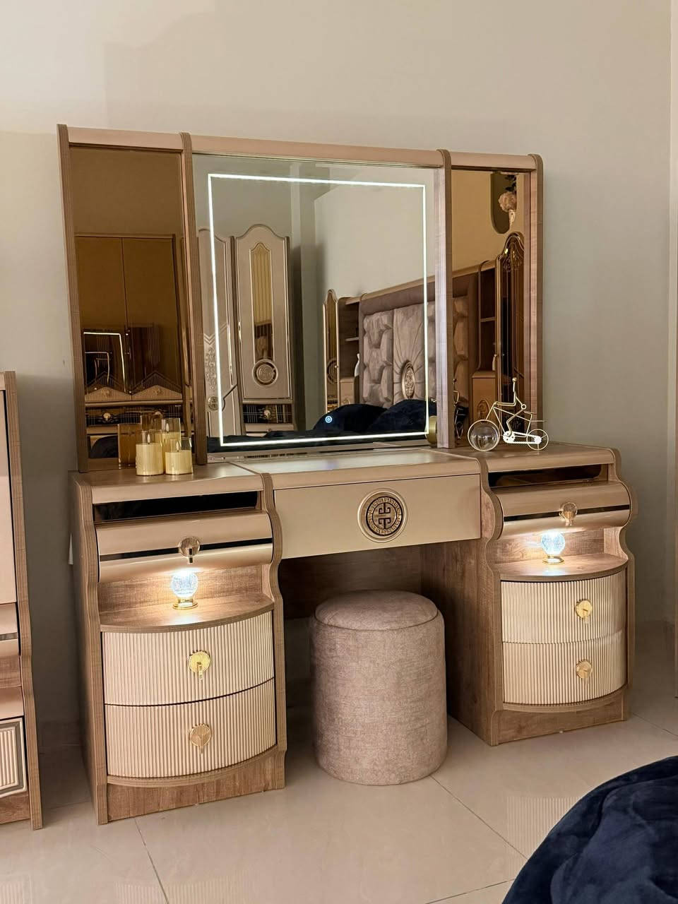 شركه اثاث الايطالي الغرف النوم
#اكسبلور.  تصميم فريد تجمع بين الأناقة 

والراحةوالهدوء …
أستعد للحظات لا تنسى مع غرفة نوم

ضمان 5 سنوات 

شركه اثاث الايطالي الغرف النوم 
الفرع اول بغداد دجله 
الفرع الثاني البصره حمدان مخازن جمله ومفرد

خدمات النقل والتركيب  داخل بغداد والبصره مجانا 

يوجد توصيل الى جميع المحافظات 

رقم خدمه الزبائن : *********** #بغداد_بصرة_موصل_كربلاء_اربيل_نجف_الكوت_السماوة_تكريت_ديالى_حلة_نجف_الانبار_ديوانية #بصره_بغداد_اربيل_جاري_الفولو_مي_اكسبلور #اكسبلور_فولو
