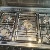 طباخ كريازي • مستخدم نظيف • شغال