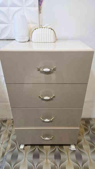 سلام عليكم غرفه نوم تركي كبيره 9 قطع
النضافه مثل ما وضح بالصوره كلش نضيفه.ماخذهه مليونين اريدها ب 1.100 قفل + كاروك للبيع هم كلش نضيف مثل متشوفونه

للاستفسار ***********
