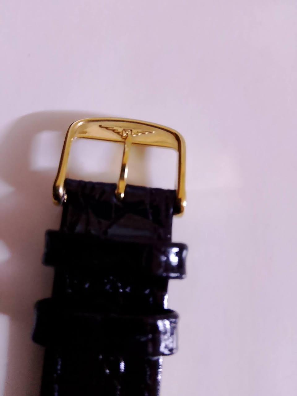 السلام عليكم...لونجين..سير وبك اصلي نظافة عالية..المراسله على الخاص او على الواتس *********** ..
