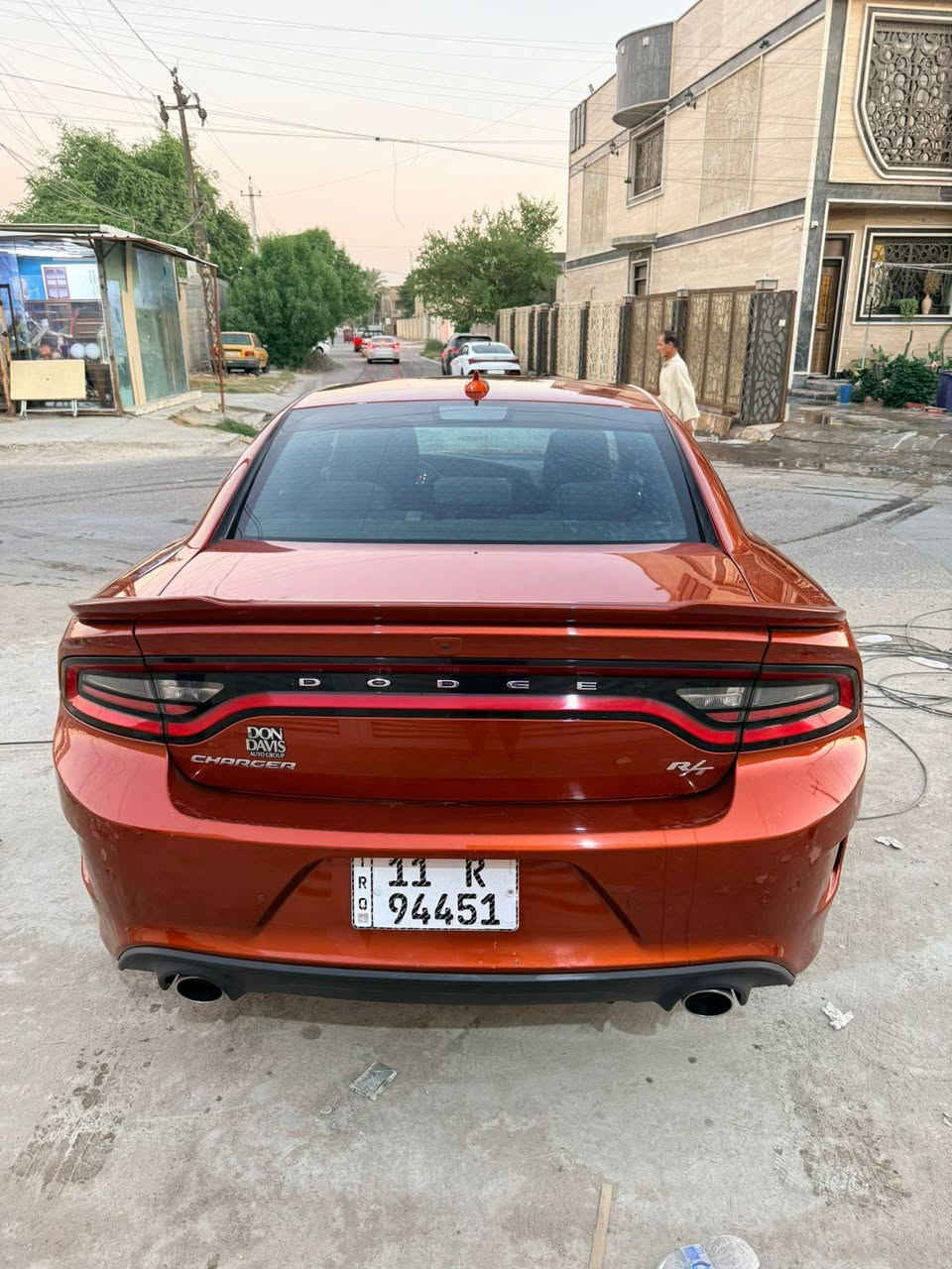 جارجر هيمي موديل ٢٣
لون مشمشي  ماشية ٢٥ 
تبديل جاملغ  امامي  اصلي والقديم موجود  +صبغ نص باب السايق  بدون ايرباك .
السعر280$
الاتصال *********** واتساب
