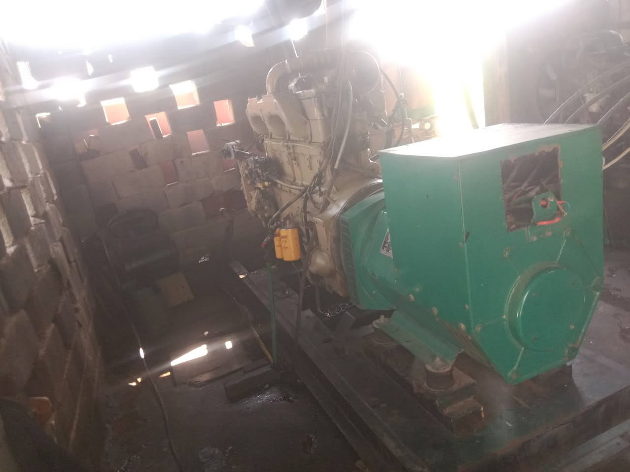 سلام عليكم مولد للبيع كمنز خمس ونص راس 200kv مولده تجفيت جديد الاستفسار عله هذا رقم ***********
