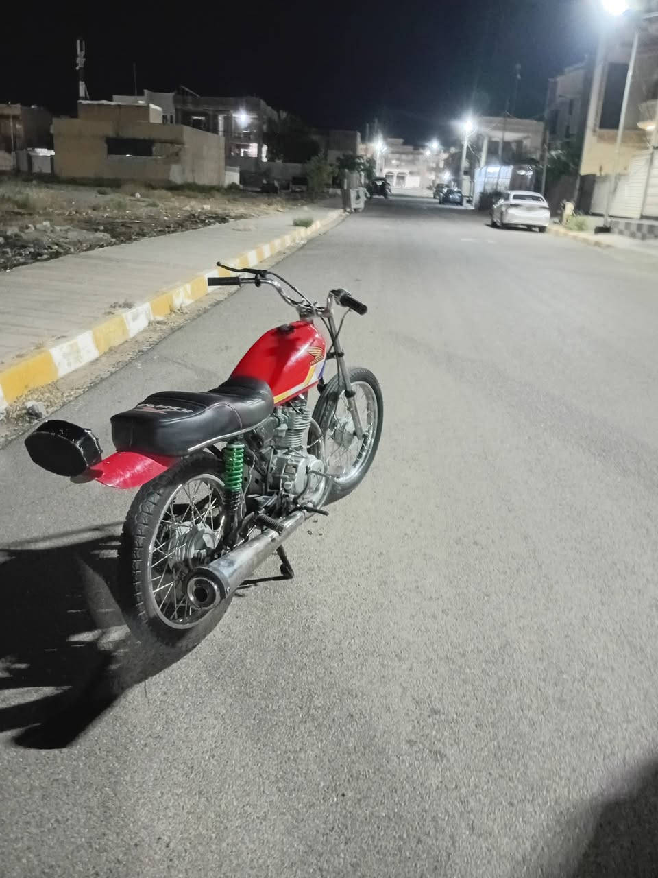 السلام عليكم 
دراجه نامه للبيع محرك انتنس فول نضافه مكان ديالى جلولاء السعر 300 وبيها مجال 
رقم الهاتف ***********
