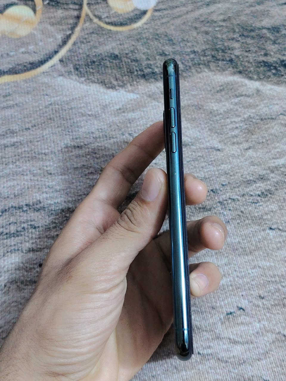 ايفون11برو ماكس شرق اوسط جهاز نضيف شخط مابي مكفول من كلشي وتر مامفتوح بطاريته82 مامعلايه وياه كارتون وكيبل شحن نضافته99 بل ميه السعر400 وبي مجال رقم موبايل ***********
