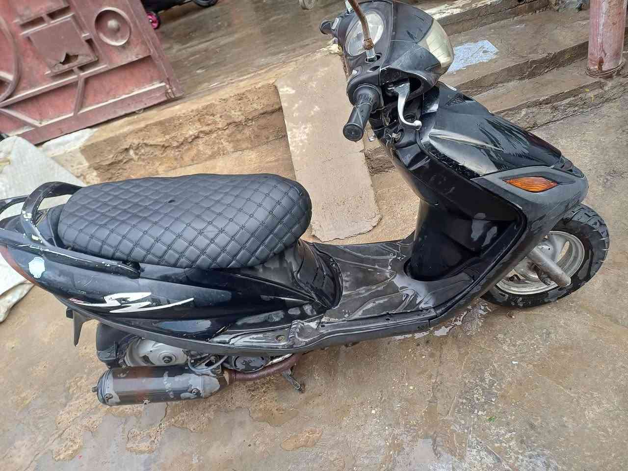 دراجه ماكس ١٤٠ للبيع مكينه ناعمه حلوه كله شغاله سلف هندر كهربائيات بس كيج  بانزين عاطل السعر ٢٥٠ بيه مجال مكانه الحريه للإستفسار ***********
