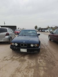BMW 1990 حجم 520 سعرها 28 بي مجال  رقم جديد  سنوية عضم لل2029 شرط التح...