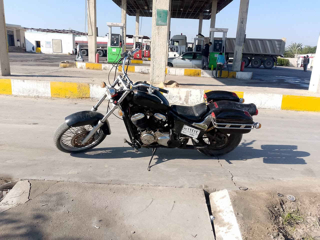 هوندة ستيد ببر مزودة جاملغ دراك ستار  رقم وسنوية بسمي ارقام نكليزية بس على الاستلام حالين بيه لوحات عربيه سنويه جديدة بيهة خربطة كهربايات تجي نار فجئة تروح مكينه مكفولة كفالة عامة لادخان لاتنقيص للبيع سعر 1300قفل قفل مكاني بصرة تجي تحملهة وتروح تريد بس الشاصي هم يرهم للبيع وتوصيل موجود ***********
