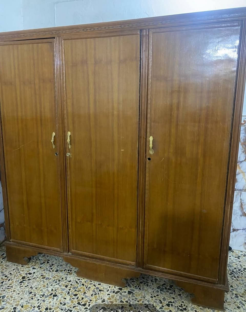 جرباية نفر  للبيع 50 وبيها مجال 
وكنتور 3بيبان 150 وبي مجال


**إذا كنت صاحب هذا الإعلان وتريد حذفه لأي سبب، رجاءا أرسل رسالة إلى الدعم الفني**