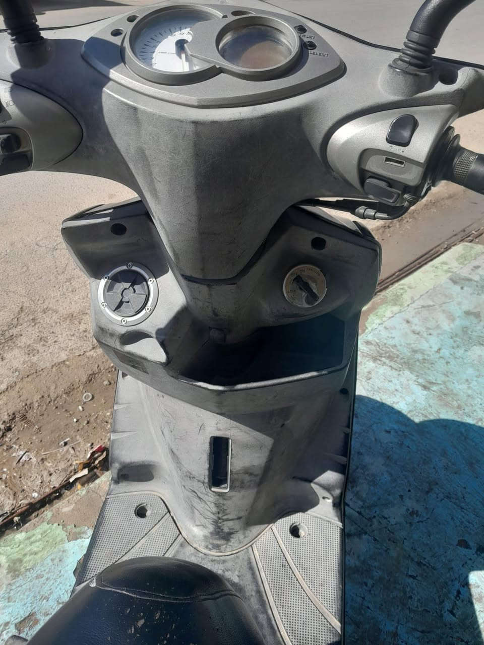 سكنس فحل نوزل (رمبه)
ماشيه 32 الف مكفوله
بلاديه مابيه اي نقص 
فقط دبلات اماميه شويه متيبسه مال ترك بل حاويه
نكره سلف كامله باتري 
ملاحظه نوزل 150 سي سي سلف وهندر 
عده مالته بلاديه وياه 
معروضه عند معرض ibk 
بغداد كريعات 
يوجد نضام اقساط ع رافدين 
سعر نقد 900 الف فقط سعر كابريتر 
مضمونه من معرض وصل اي خلل بل كهربائيات او محرك
*********** واس اب
