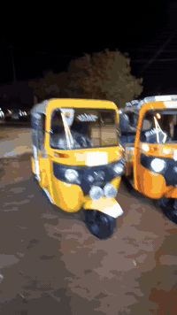 السلام عليكم 
تكتك للبيع موديل 22 20 شهر العاشر كفالة من الباردة بيها طخه بصف الرقم الخلفي مصبوغة عام برتقالي 
بالسنوية( اصفر غير محدد)
***********
***********
***********
