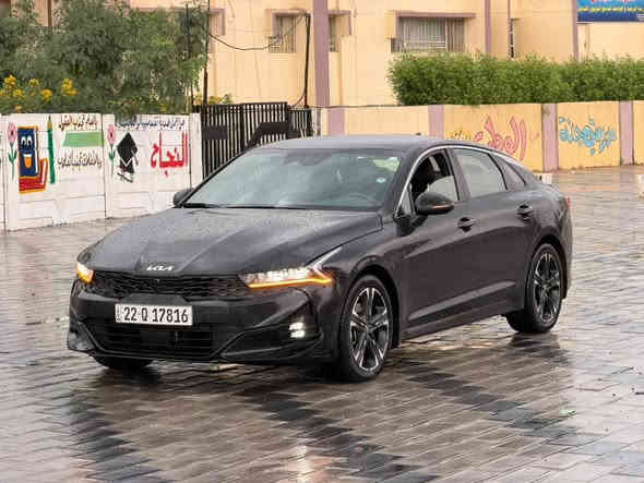 جيتي لاين -
K.5 مواصفات GT  تجي فول عدا البنوراما 
موديل 2023 رقم اربيل هزه وفحص وترقيم جديد بيها صبغ البنيد فقط بدون ايرباك بدون دواخل عالفحص ابيع  تحويل للمشتري او وكالة حسب الرغبة
1600 تيربو
كشنات جلد  + تدفئة كشنات 
كشن كهربائي / رادارات امامي جانبي خلفي
تحديد مسار قيادة اليه 
شاشة + كامرا
اوتو هولد
شحن مبايل واير ليس 
تدفئة استيرن 
أنظمة قيادة 
لازينوت 3 عدسات عالي ناصي
 ( شادهن اصليات)  المازدات 
راديترات وتبريد مروحه بلاديات
-السيارة جاهزه واي نقص مابيها 
بغداد المنصور 
سعرها 182 ورقه
واتساب متوفر او الاتصال عالرقم 
***********
