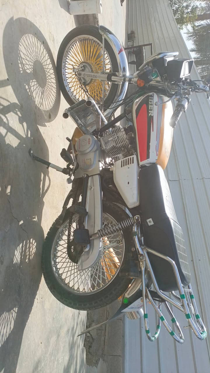 السلام عليكم  ايراني للبيع مكفول من كلشي 4 كير اوراق كامله للبيع500 وبي مجال قليل حڰ الجيه ***********
