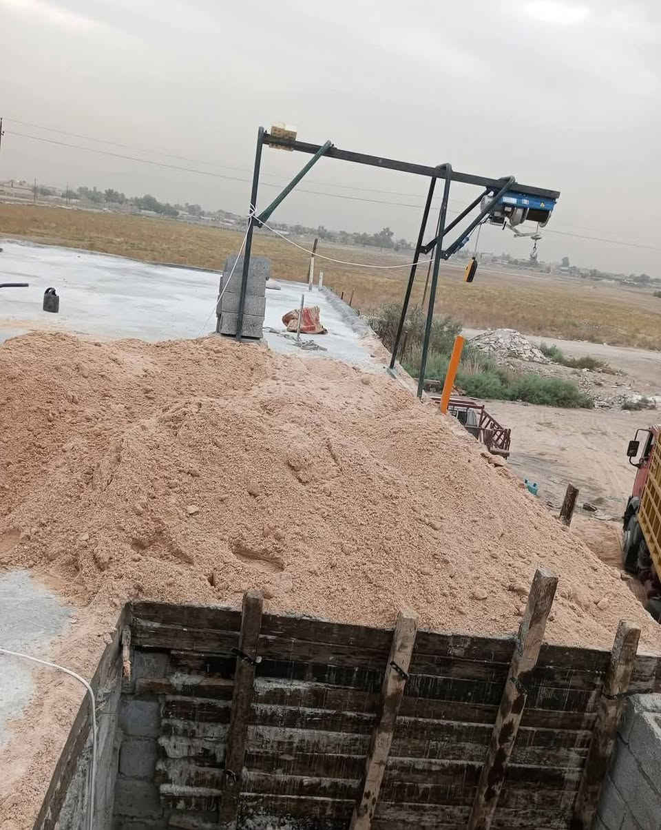 السلام عليكم الي يحتاج ونج عنده تصعيد مواد او‏ عمال تصعيد مواد علا الضهر او خلفه بناء طابوك او بلوك او ايريد عمال تفليش او عنده انقاذ انطلعهن اني بخدمته متفرغ الان كادر كامل متكامل للتواصل علا الارقام التاليه ***********   او  ***********
