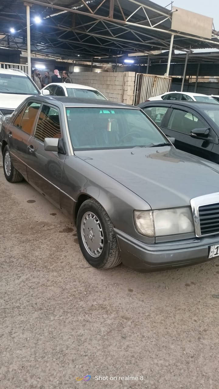 مارسدس دب 1991
رقم انكليزي جديد بسمي إلى 2030
تخم تأير تبريد حداديه مانقصه شي 
كله جديده سياره بلاديه كير ومحرك 
بطه 2500الحجم مكان السياره سامراء 
السعر 77 بيها مجال ***********
