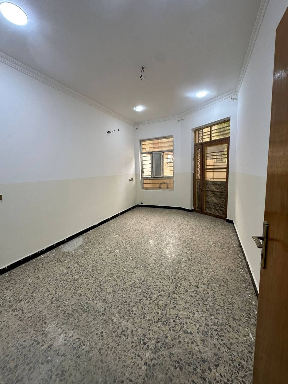 #دار_للبيع_مساحه100متر_واجه6اوربع_نزال16
يحتوي على 3غرف نوم+ستقبال+مطبخ+صحيات عدد2
طابو زراعي سند25قرار محكمه 
📍العنوان بغداد الدوره مدخل البوعيثه مجمع السلطان الاول
السعر كلش مناسب الاستفسار *********** //***********
