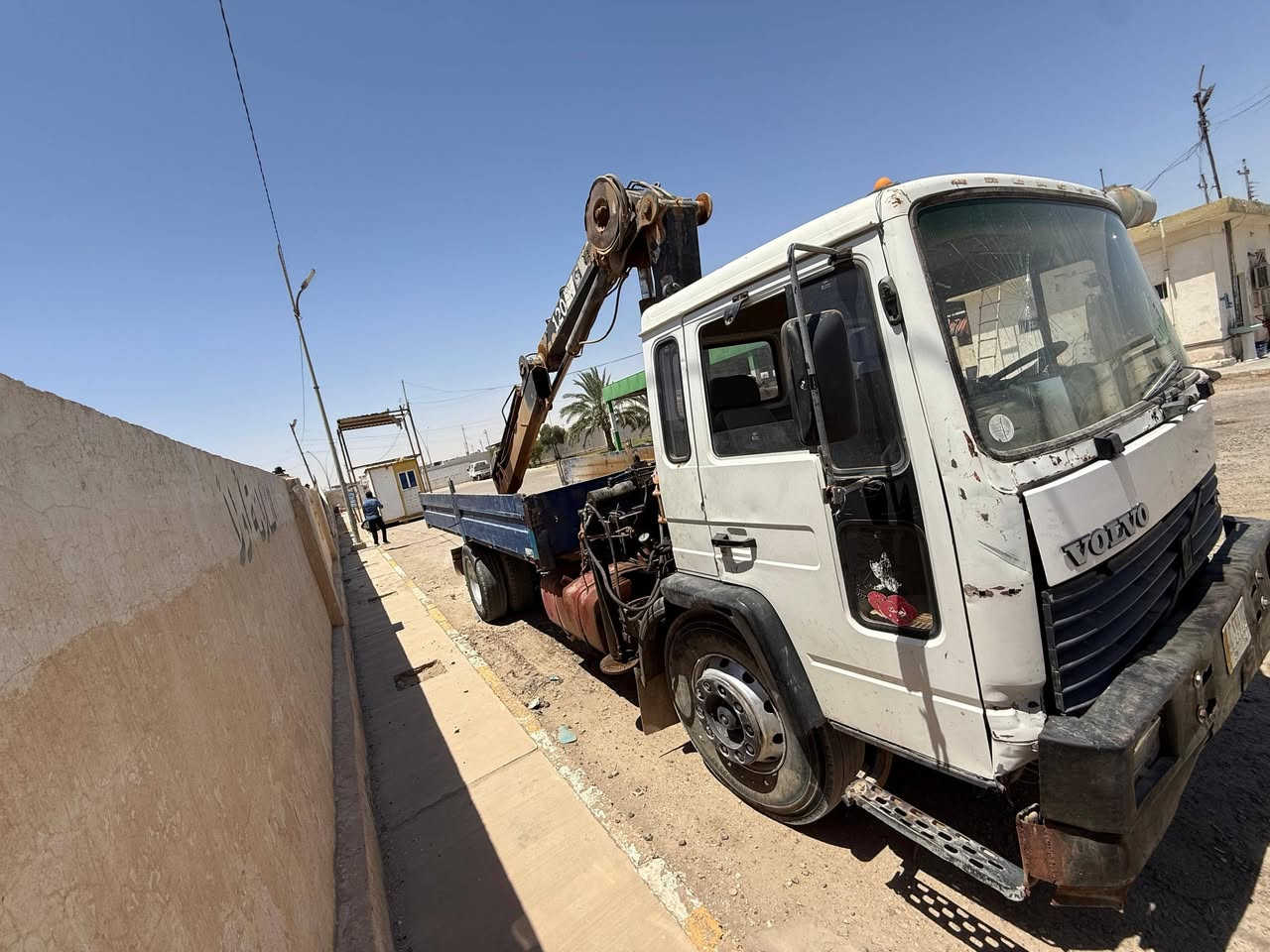 فولفو للبيع جاهز لشغل مكان الانبار الرمادي الك تحويل مباشر  ***********
