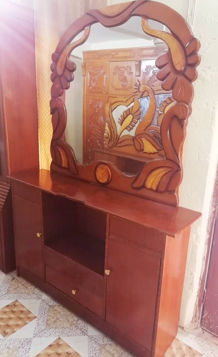 للبيع غرفه مستعمله نضيفه السعر ٥٥٠ لاتصال ***********
