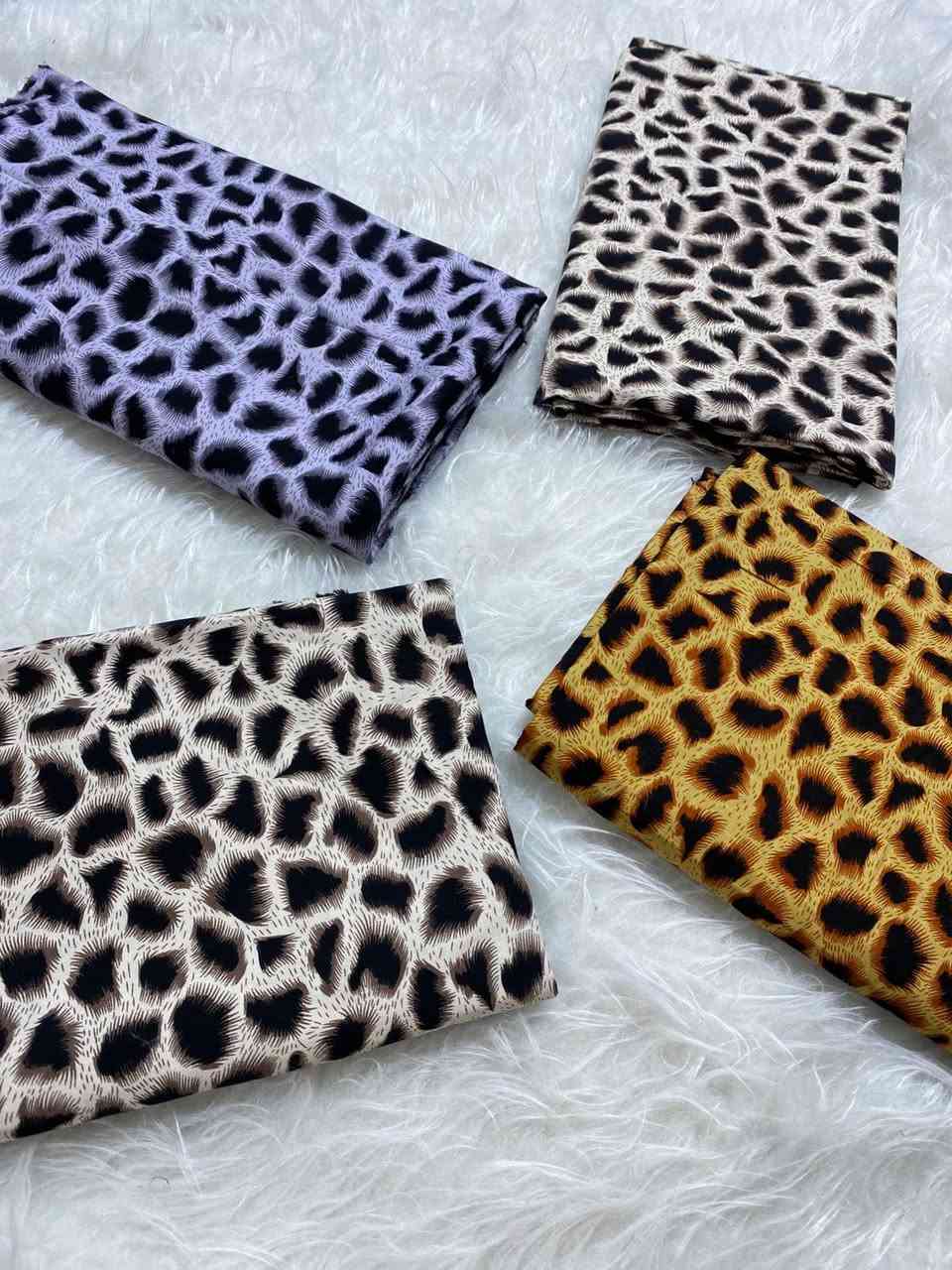 كشمير ايطالي قطني بطرحات جديده🔥🔥القطعه مترين ونص 
للحجز ***********او مراسلة البيج وسيتم الرد 
تتوفر خدمه توصيل بغداد وكل مناطق العراق ((5))
افحص طلبك بوجود المندوب واي اختلاف الك حق الرفض 🤝🤝🤝🤝🤝
